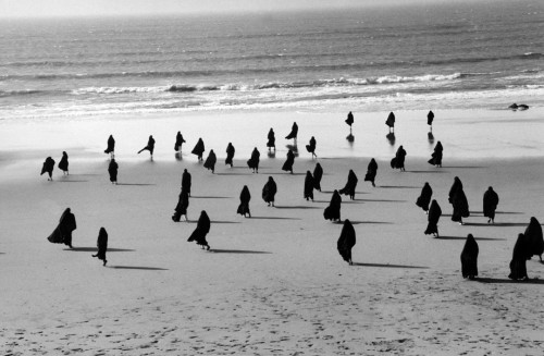 Still from Shirin Neshat, Rapture, 1999