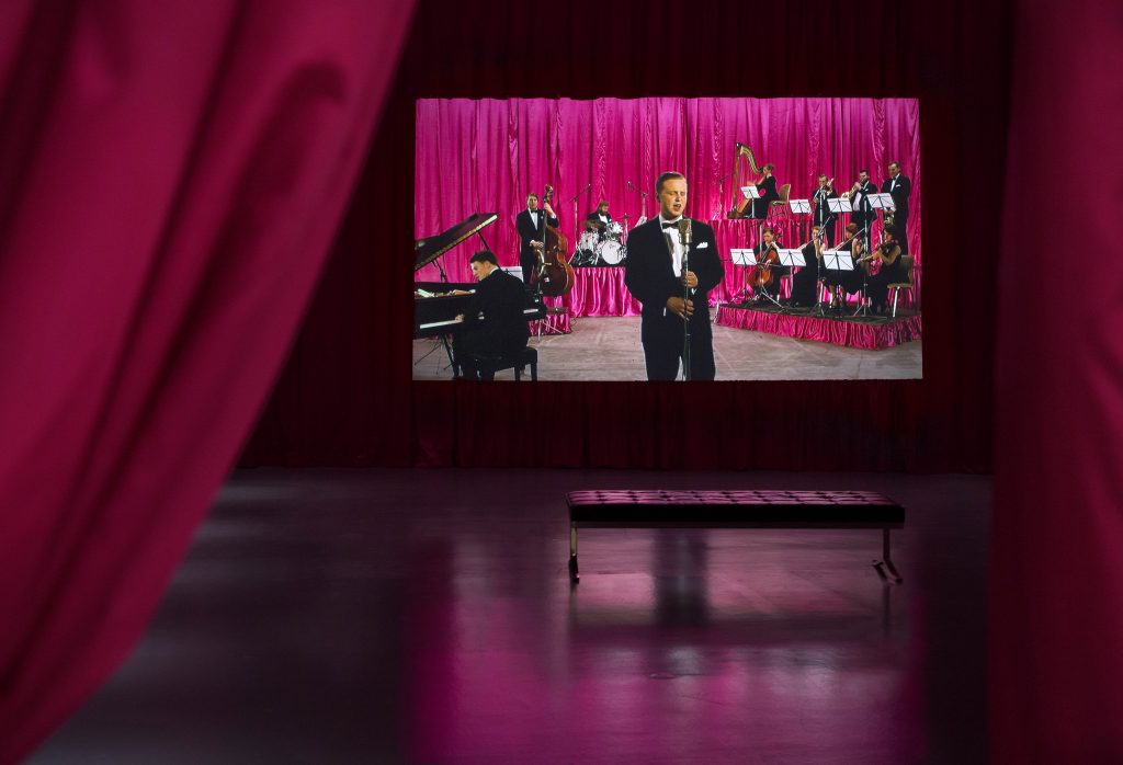 Ragnar Kjartansson - God