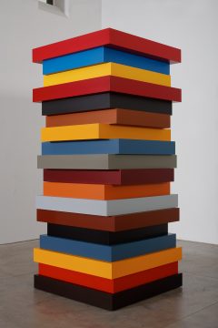 Sean Scully, Stack Colors, 2017. Aluminum and automotive paint. 108 × 48 × 48 in. (274.3 × 121.9 × 121.9 cm). Private collection. © Sean Scully, Photographed by Robert Bean