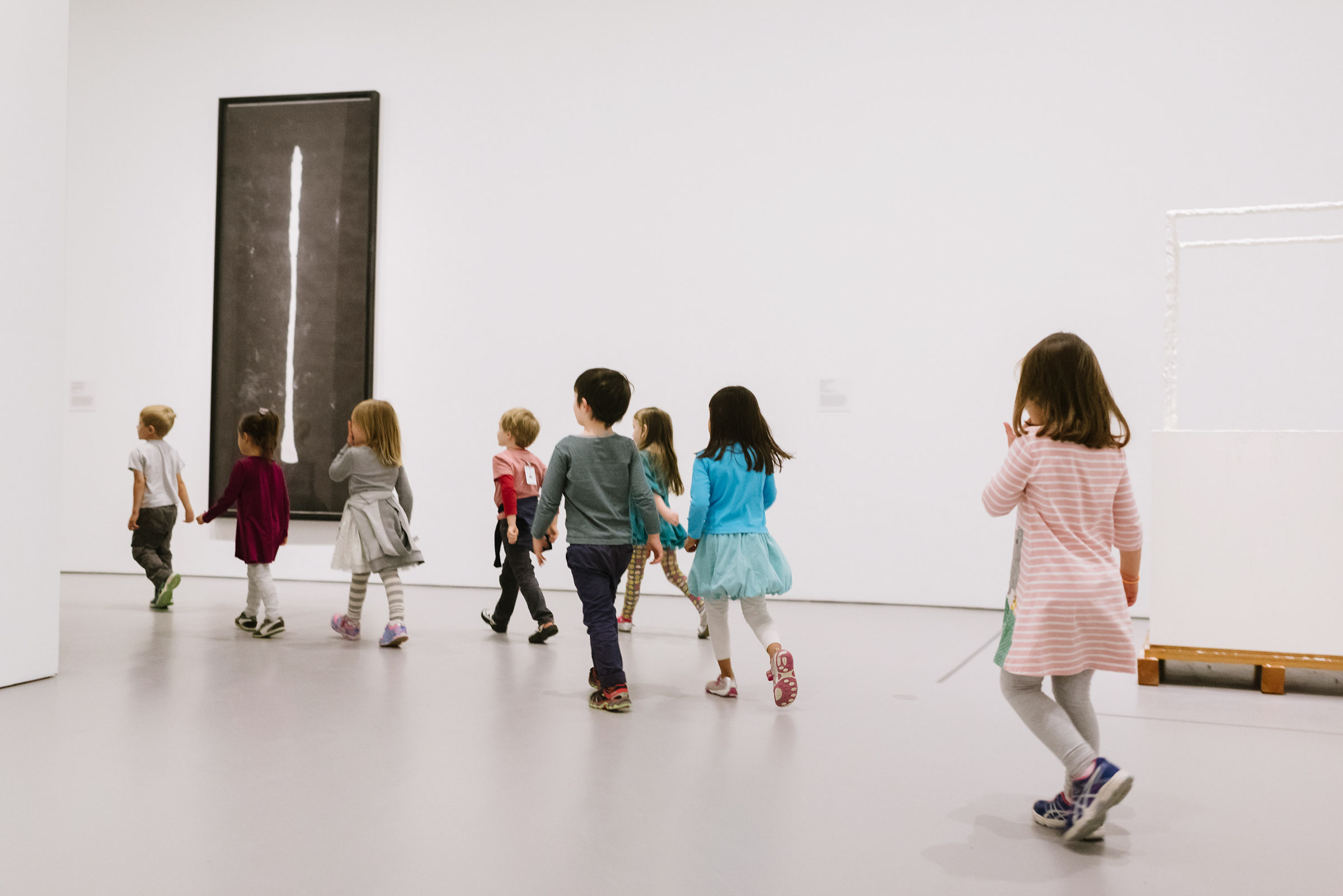 Children in gallery at Hirshhorn