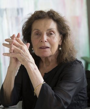 Pat Steir in her studio. Photo: Jean-François Juassaud. Courtesy Lévy Gorvy.