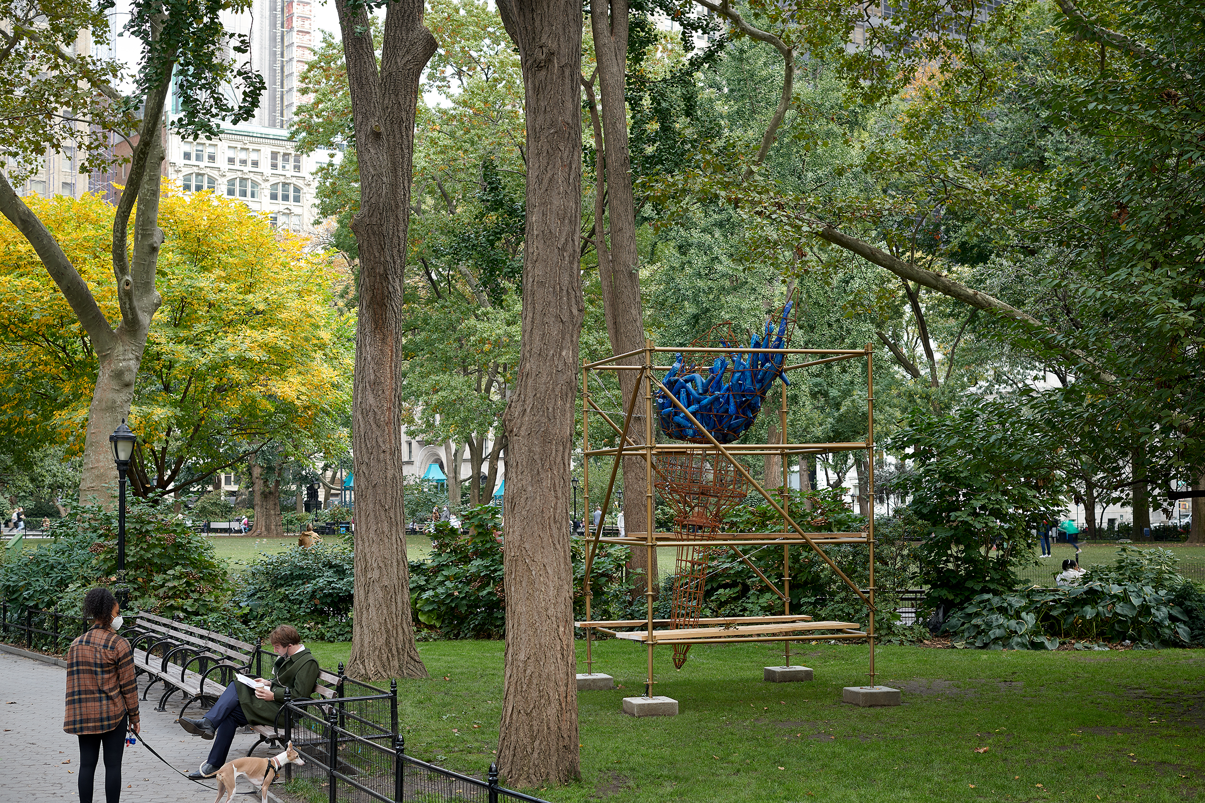 Abigail DeVille, Light of Freedom, 2020. Welded Steel, cabling, rusted metal ball, painted mannequin arms, painted metal scaffolding, wood. 156 x 96 x 96 inches. Collection the artist, courtesy the artist. ©2020 Abigail Deville. Photograph by Andy Romer/Madison Square Park Conservancy. The exhibition was organized by Madison Park Conservancy, New York, and was on view from October 27, 2020 through January 31, 2021.